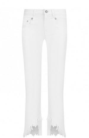 Укороченные брюки с потертостями R13. Цвет: белый
