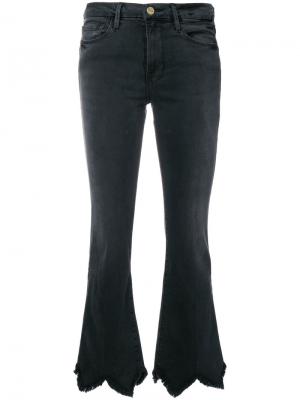 Расклешенные джинсы Frame Denim. Цвет: серый