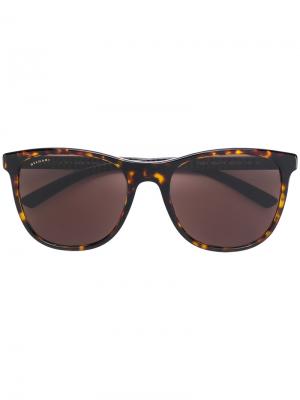 Солнцезащитные очки с квадратной оправой Bulgari. Цвет: коричневый