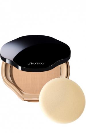 Компактная пудра с полупрозрачной текстурой b20 Shiseido. Цвет: бесцветный