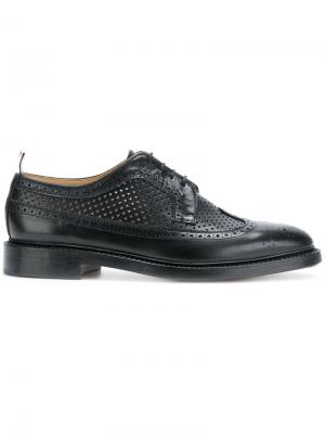 Classic Longwing Brogue With Leather Sole In Perforated Calf Thom Browne. Цвет: чёрный