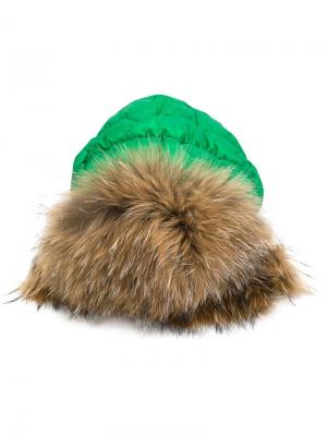 Дутая шапка-ушанка с меховой отделкой Liska. Цвет: зелёный