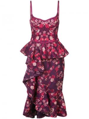Платье с цветочным принтом и рюшами Marchesa Notte. Цвет: розовый и фиолетовый
