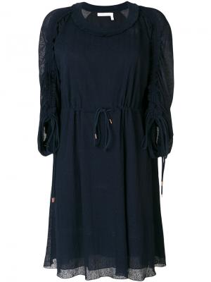 Короткое платье с дизайном со сборкой See By Chloé. Цвет: синий