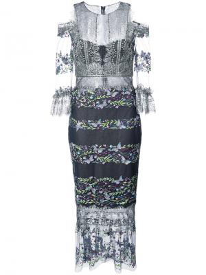 Платье с вырезанными плечами, кружевом и вышивкой Marchesa Notte. Цвет: синий