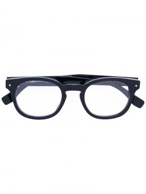 Очки в овальной оправе Fendi Eyewear. Цвет: чёрный