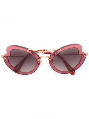 Солнцезащитные очки в волнистой оправе Miu Eyewear. Цвет: розовый и фиолетовый