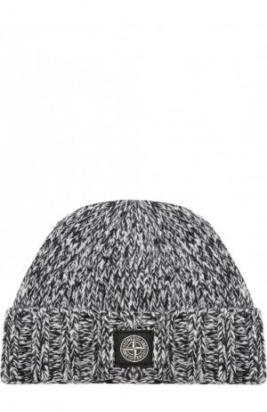 Шерстяная шапка фактурной вязки с логотипом бренда Stone Island. Цвет: черно-белый