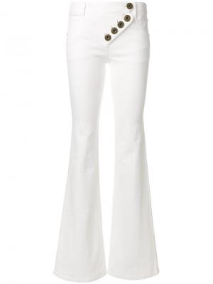 Асимметричные расклешенные джинсы Chloé. Цвет: белый
