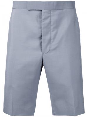 Классические шорты-чинос Thom Browne. Цвет: серый