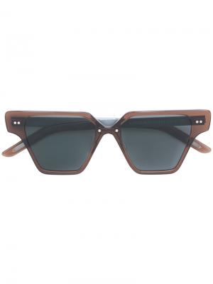 Солнцезащитные очки в футуристической оправе Delirious Eyewear. Цвет: коричневый
