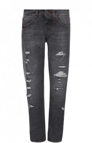 Укороченные джинсы прямого кроя с потертостями Two Women In The World. Цвет: серый