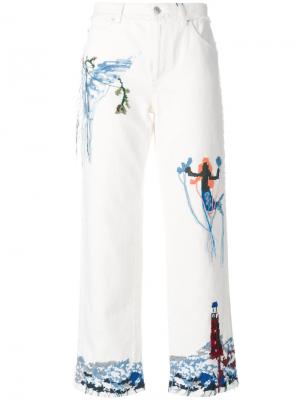 Укороченные джинсы с вышивкой Alexander McQueen. Цвет: белый