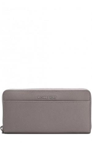 Кожаный кошелек на молнии с логотипом бренда MICHAEL Kors. Цвет: серый