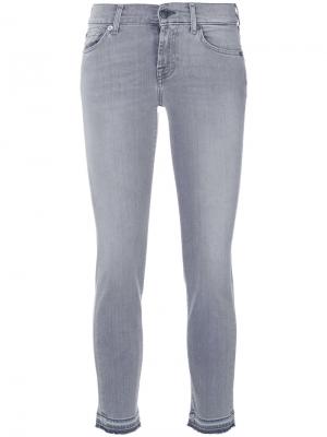 Укороченные джинсы 7 For All Mankind. Цвет: серый