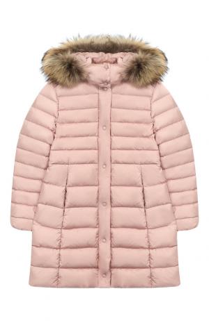 Пуховое пальто с меховой отделкой на капюшоне Moncler Enfant. Цвет: розовый