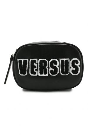 Поясная сумка с логотипом бренда Versus Versace. Цвет: черно-белый