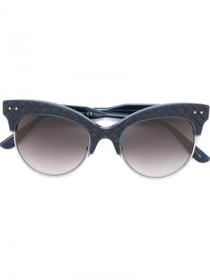 Солнцезащитные очки кошачий глаз Bottega Veneta Eyewear. Цвет: синий