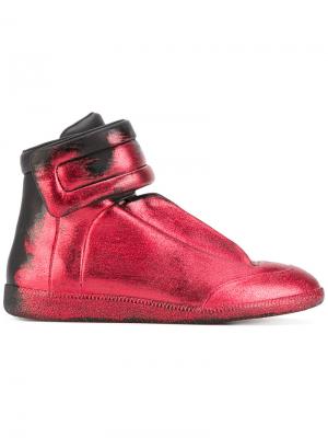 Блестящие кроссовки с градиентным эффектом Maison Margiela. Цвет: красный