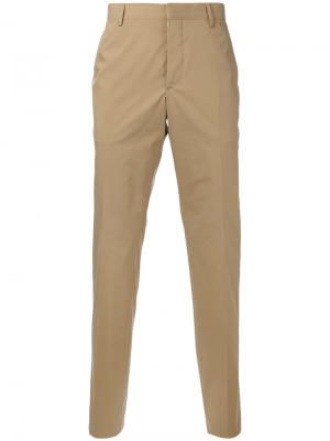 Классические брюки-чинос Prada. Цвет: телесный