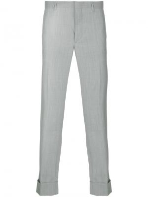 Классические брюки Prada. Цвет: серый