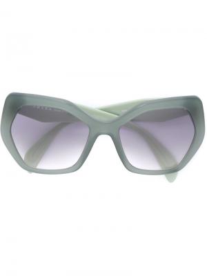 Солнцезащитные очки в шестиугольной оправе Prada Eyewear. Цвет: зелёный