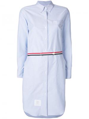 Платье-рубашка с тонким ремнем Thom Browne. Цвет: синий