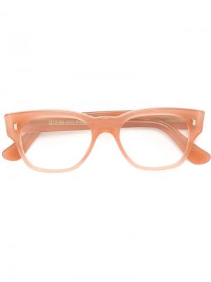 Оптические очки в прямоугольной оправе Cutler & Gross. Цвет: розовый и фиолетовый