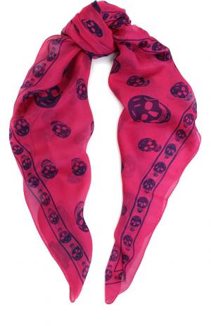 Шелковый шарф с принтом в виде черепов Alexander McQueen. Цвет: фиолетовый