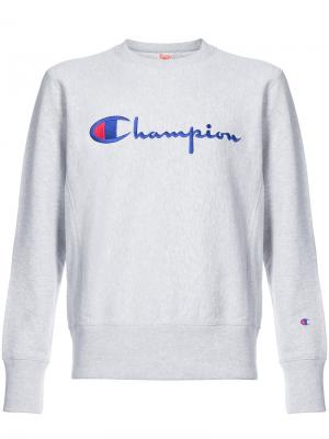 Толстовка с вышивкой логотипа Champion. Цвет: серый