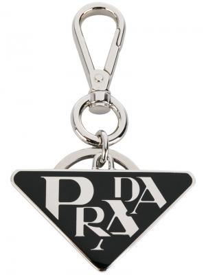 Брелок с логотипом Prada. Цвет: металлический