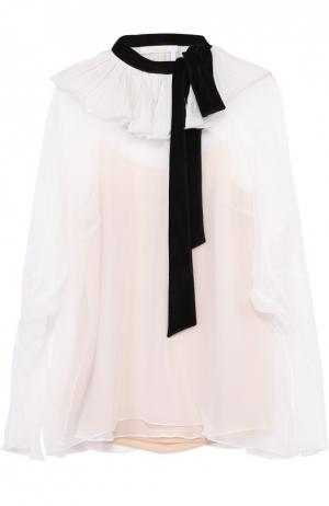Шелковая полупрозрачная блуза с контрастным воротником аскот Chloé. Цвет: белый